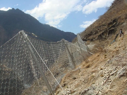Gegalvaniseerde 4 mm draad 10 * 5 m Ronde gaas Rockfall Barrier Net