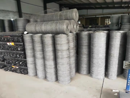 1.5 mm gegalvaniseerd ijzeren gaas hek voor kooien fabricage