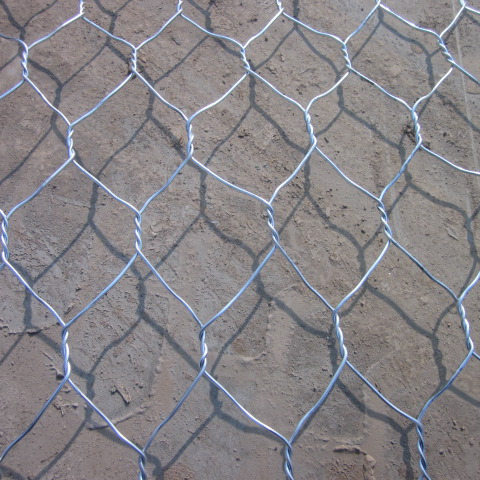 Hoge treksterkte 3,4 mm gegalvaniseerd gabion zeshoekig gaas voor rivier oever bescherming